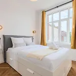 Charming Through-apartment Renovated And Equipped! *