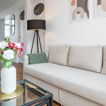 شقة Charming Through-apartment Renovated And Equipped!